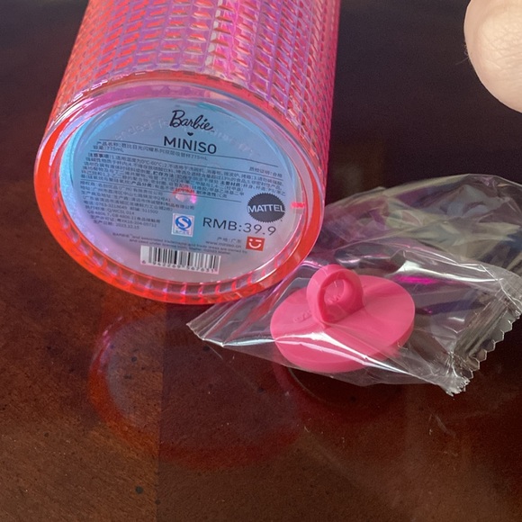 Barbie Cup w/ Straw lid - Picture 4 of 5